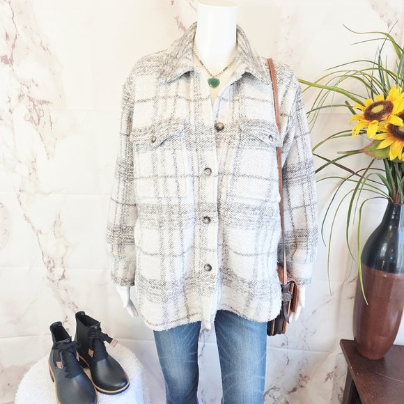 Banana Republic Jackets & Blazers - Banana Republic Oversized Wool Barn Jacket Shacket Plaid Black White Warm